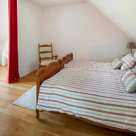 Holiday home In For 9 Person, Cleaning Included Treignes