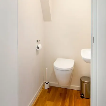 In For 9 Person, Cleaning Included